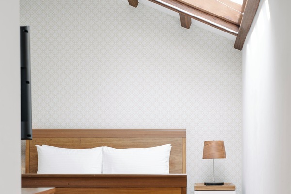 Deluxe Double Room, Non Smoking | Minibar, in-room safe, desk, blackout drapes