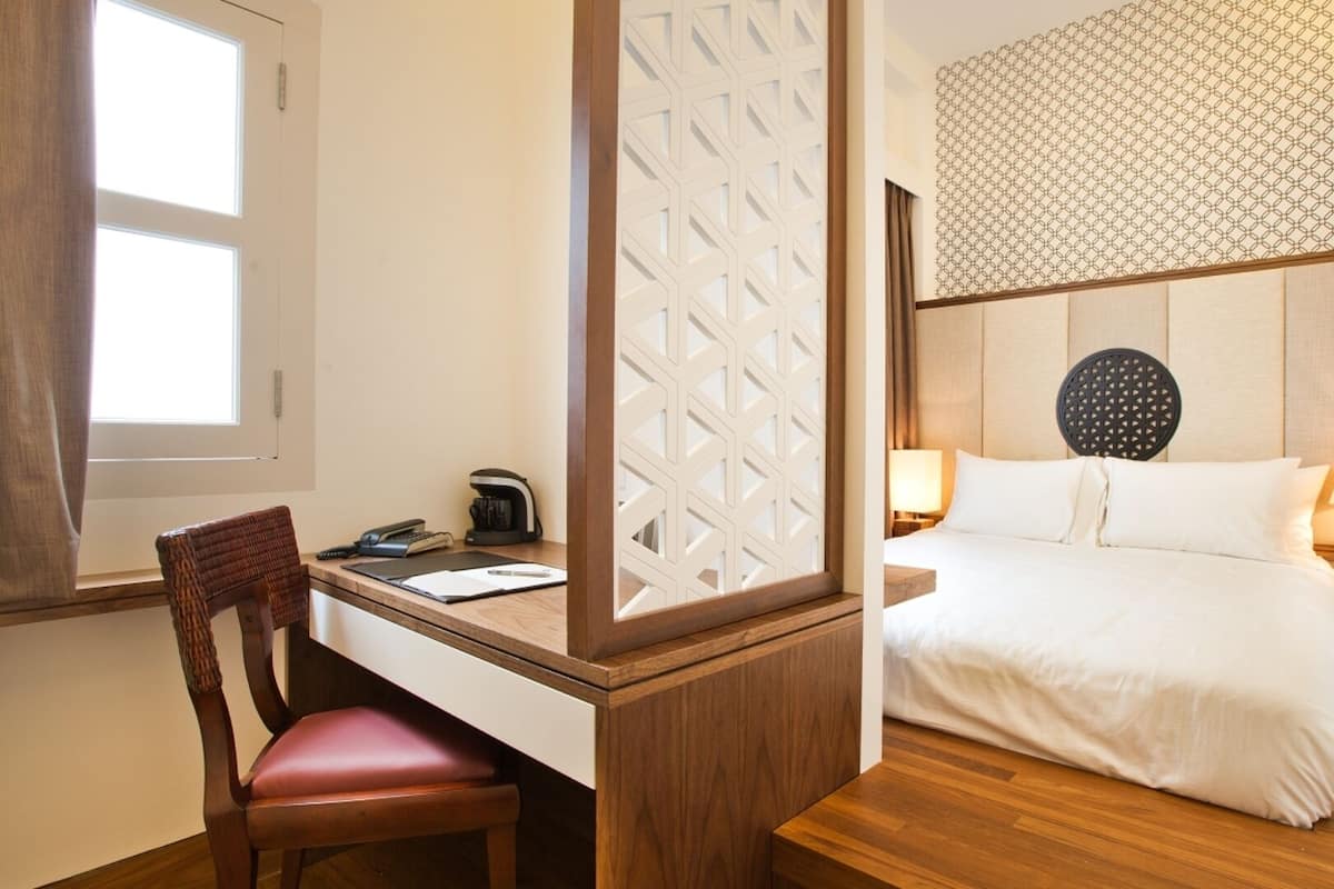 Standard Double Room | Minibar, Zimmersafe, Schreibtisch, Verdunkelungsvorhänge