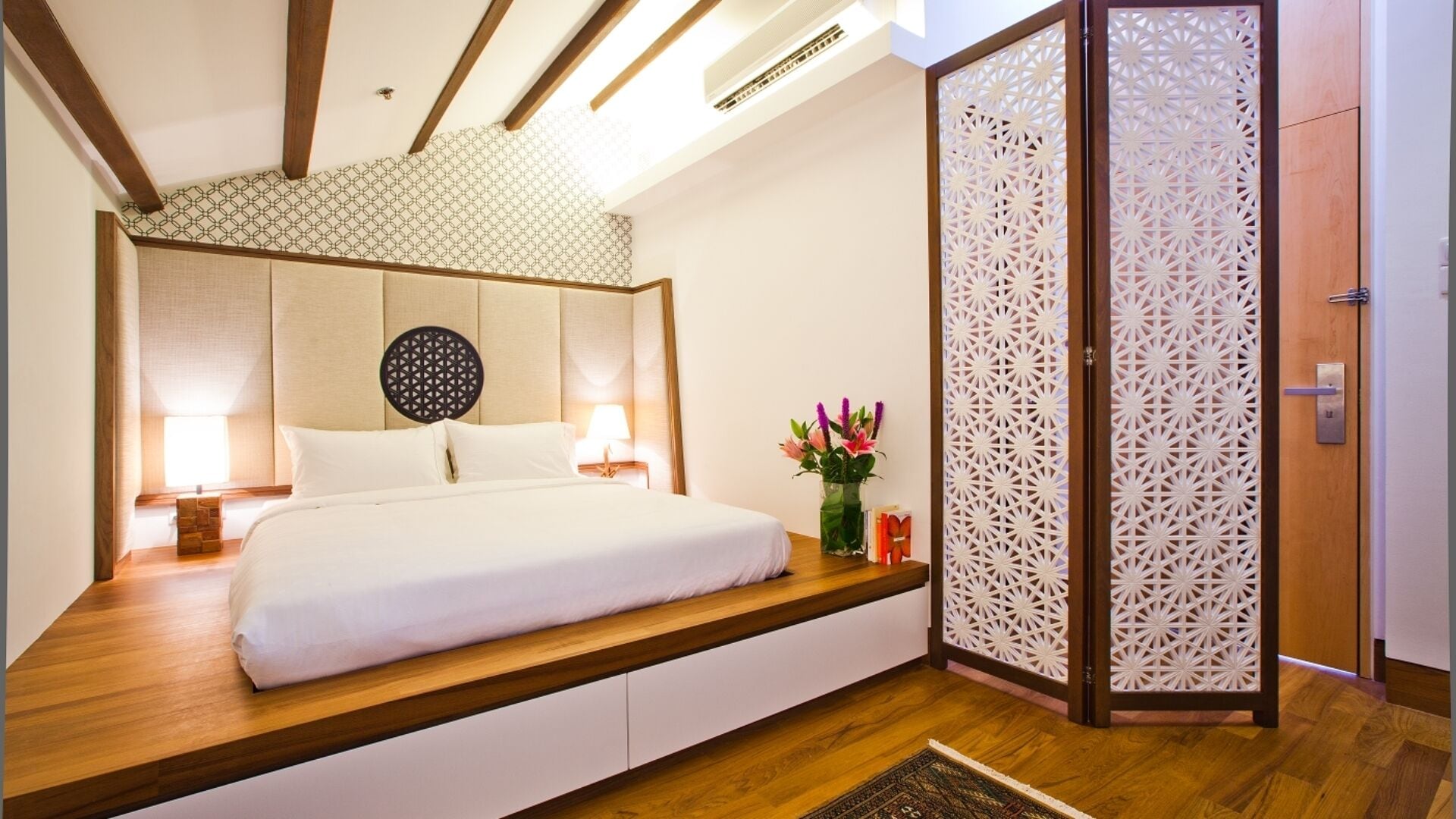 Kamar Standar, 1 Tempat Tidur Queen, tanpa jendela (Attic Room)