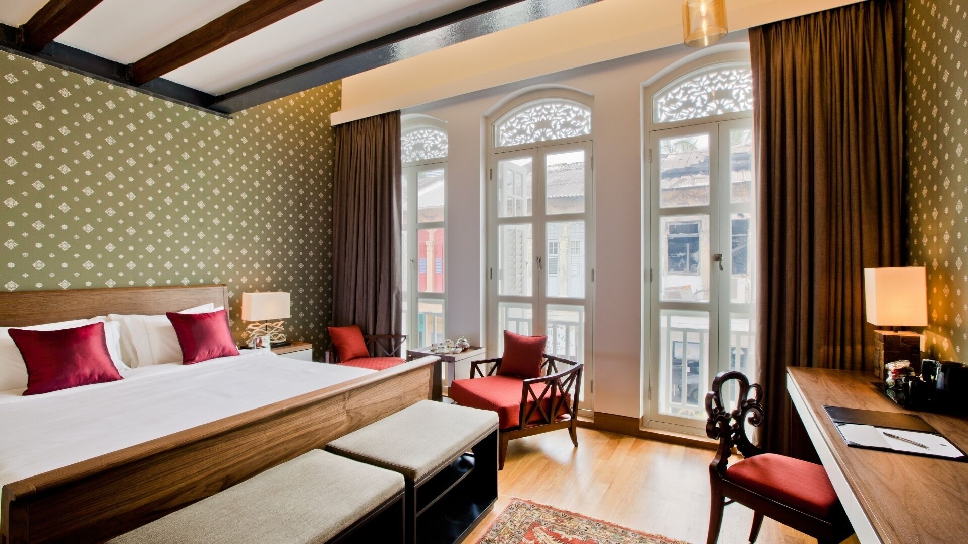 The Puteri Room | Minibar, in-room safe, desk, blackout curtains