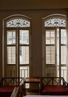 Quarto premier, 1 cama King (The Puteri) | Frigobar, cofres nos quartos, escrivaninha, cortinas blackout