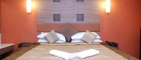 Rollaway beds, free WiFi