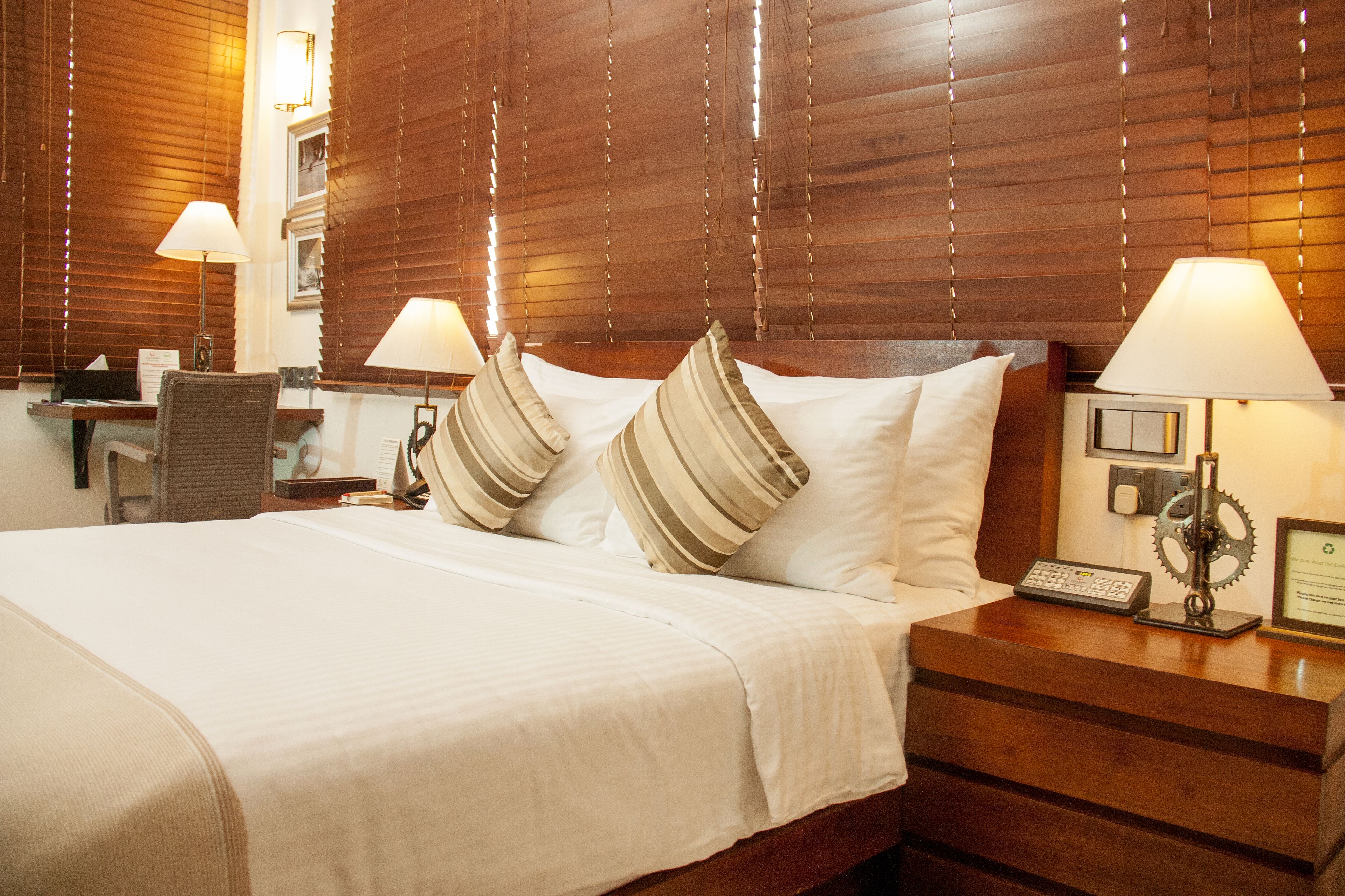 premium bedding, minibar, in-room safe, desk