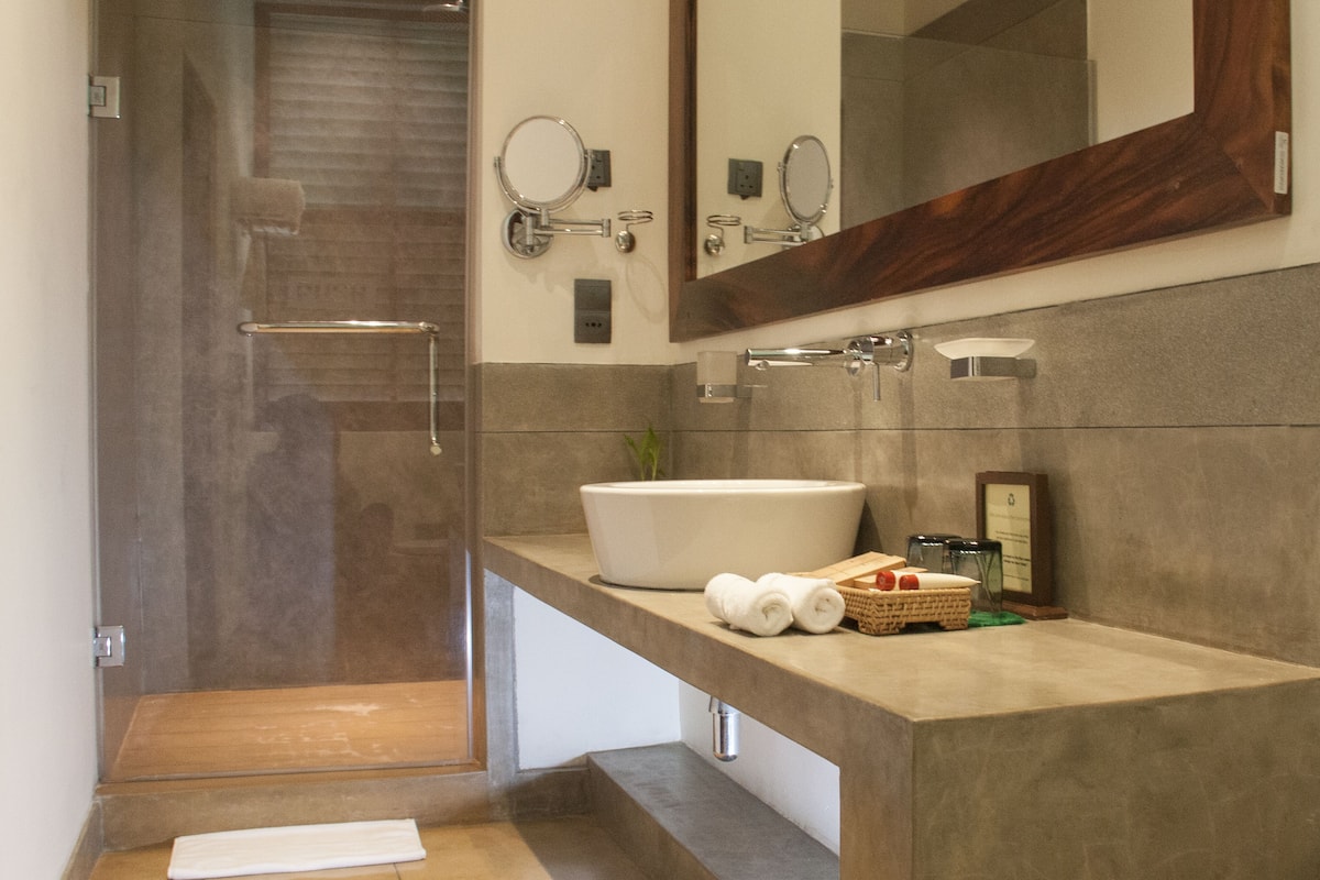 free toiletries, hair dryer, bathrobes, slippers