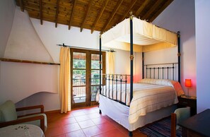 Superior Room with Fireplace & Spa Bath