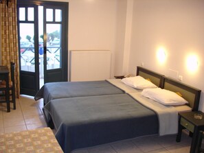 Iron/ironing board, free cots/infant beds, free rollaway beds, free WiFi - Villa Irida (Viannos)