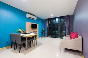 Family Suite With One Bunk Bed | Living room