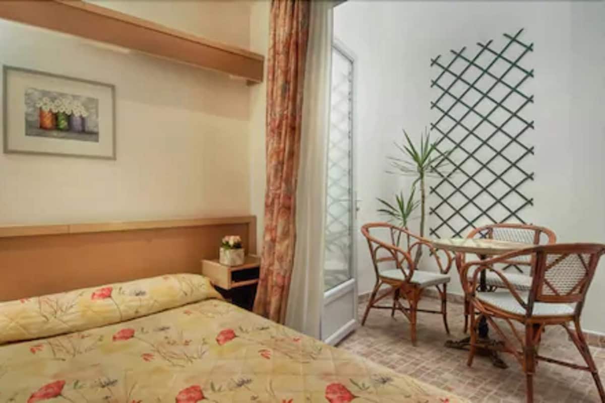 Camera Standard, patio | Biancheria da letto di alta qualità, una cassaforte in camera