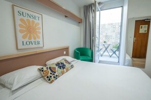 Habitación estándar doble | Ropa de cama de alta calidad, caja fuerte, sistema de insonorización