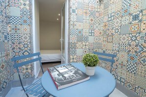 Premium bedding, in-room safe, soundproofing, free WiFi - Hotel Edgar Quinet (Paris)