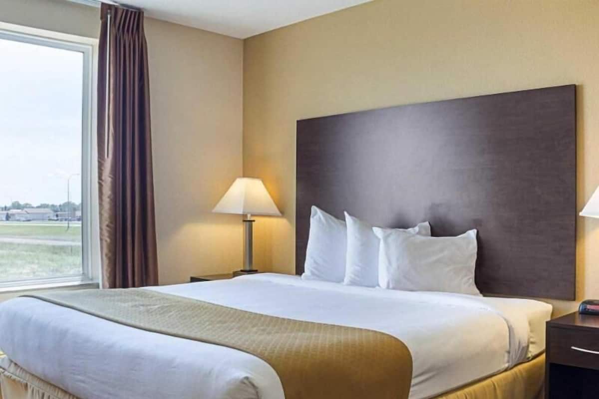 In-room safe, desk, laptop workspace, blackout drapes