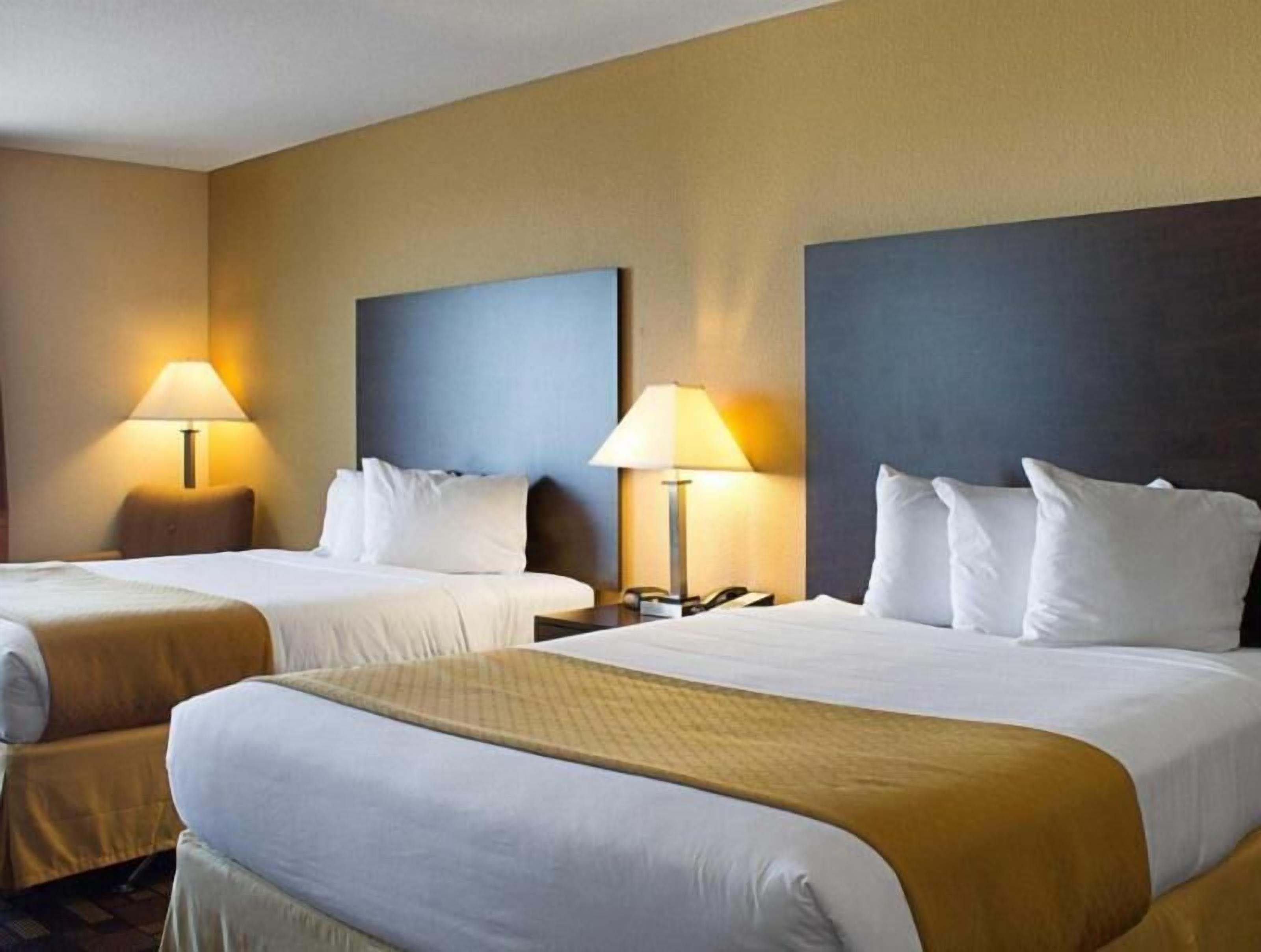 In-room safe, desk, laptop workspace, blackout drapes