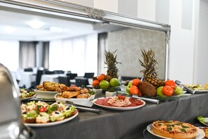 Desayuno estilo bufé