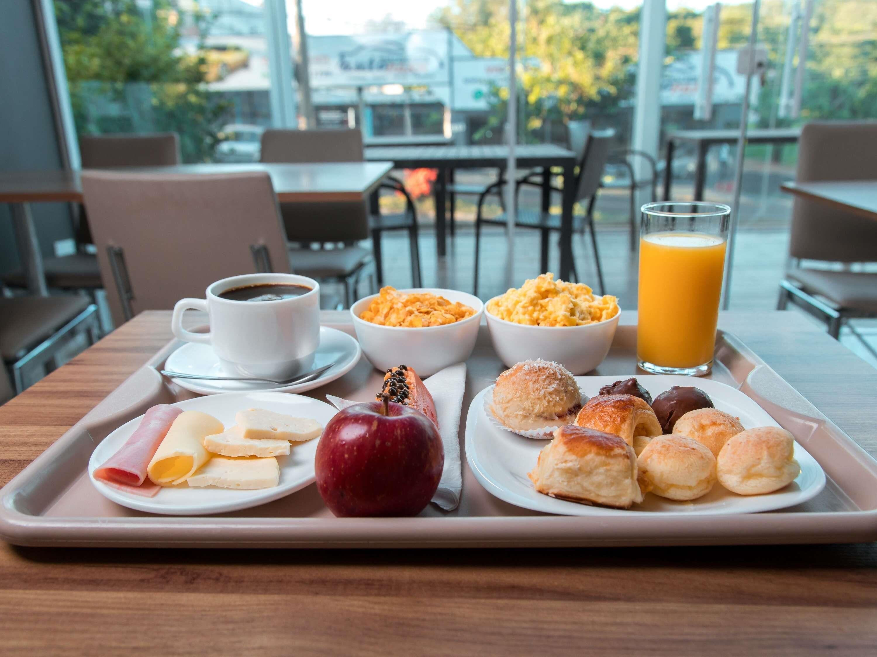 daily full breakfast (brl 53 per person)