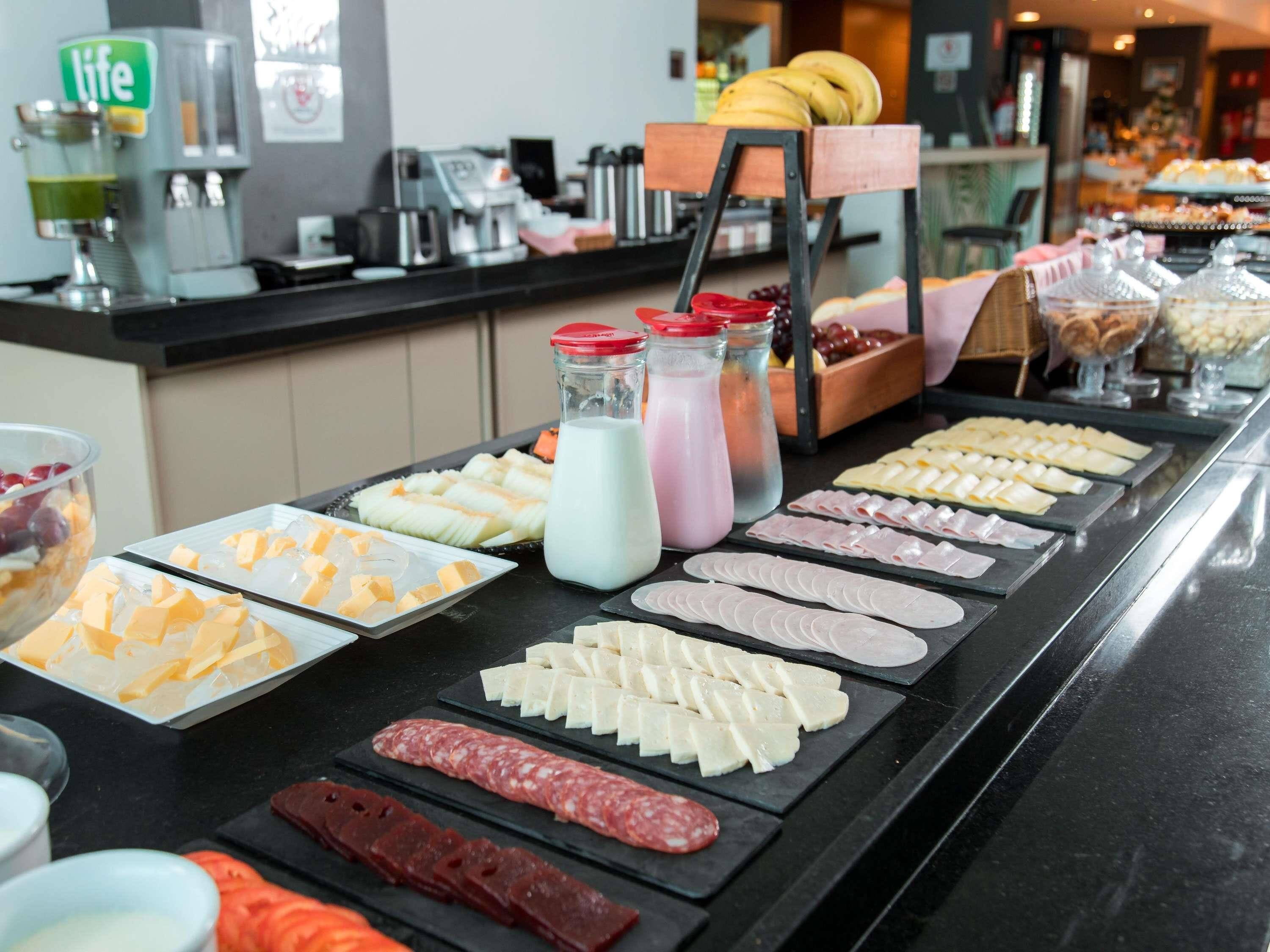 daily full breakfast (brl 53 per person)