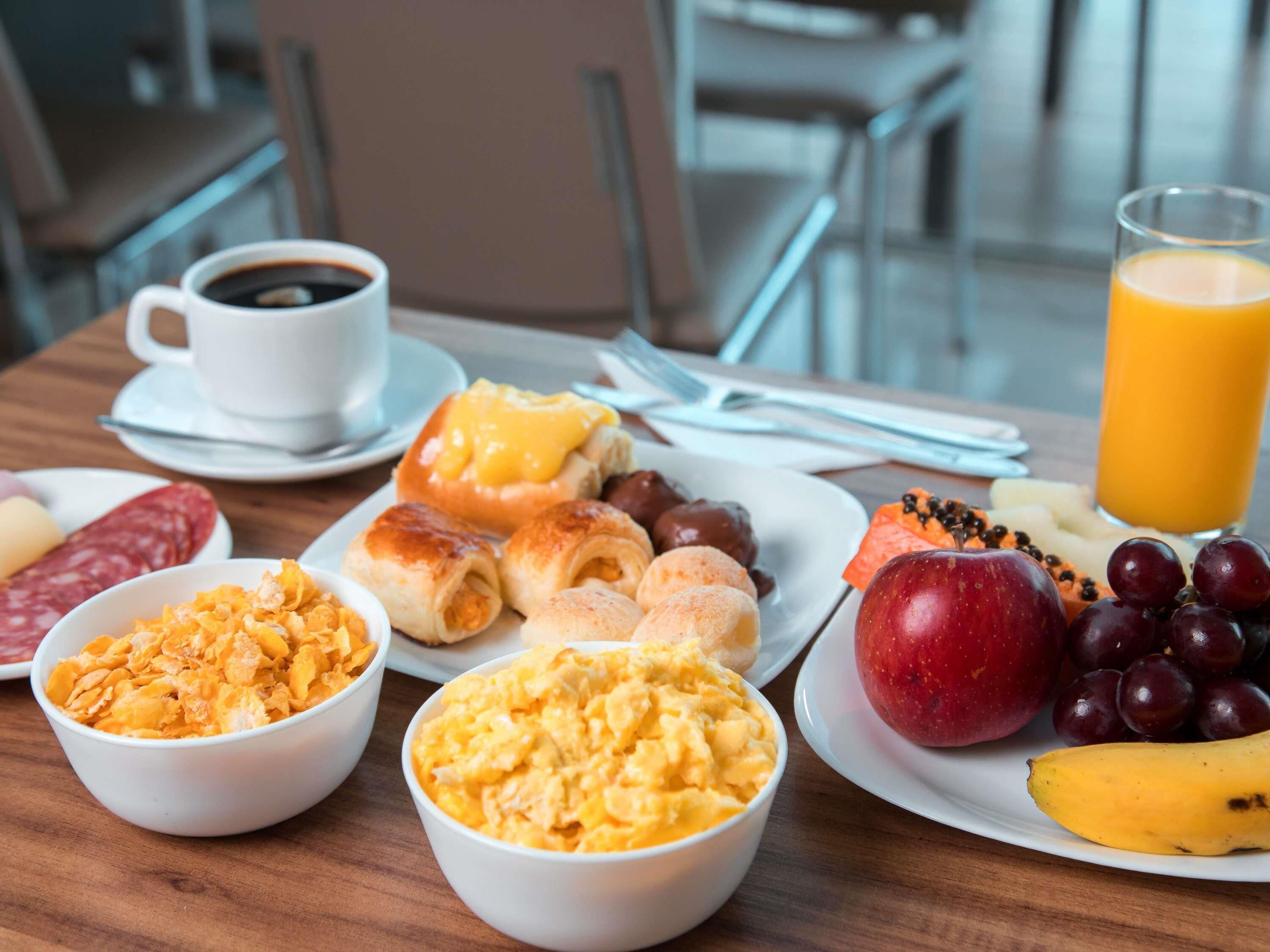 daily full breakfast (brl 53 per person)