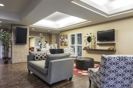 Lobby. Comfort Suites Saskatoon