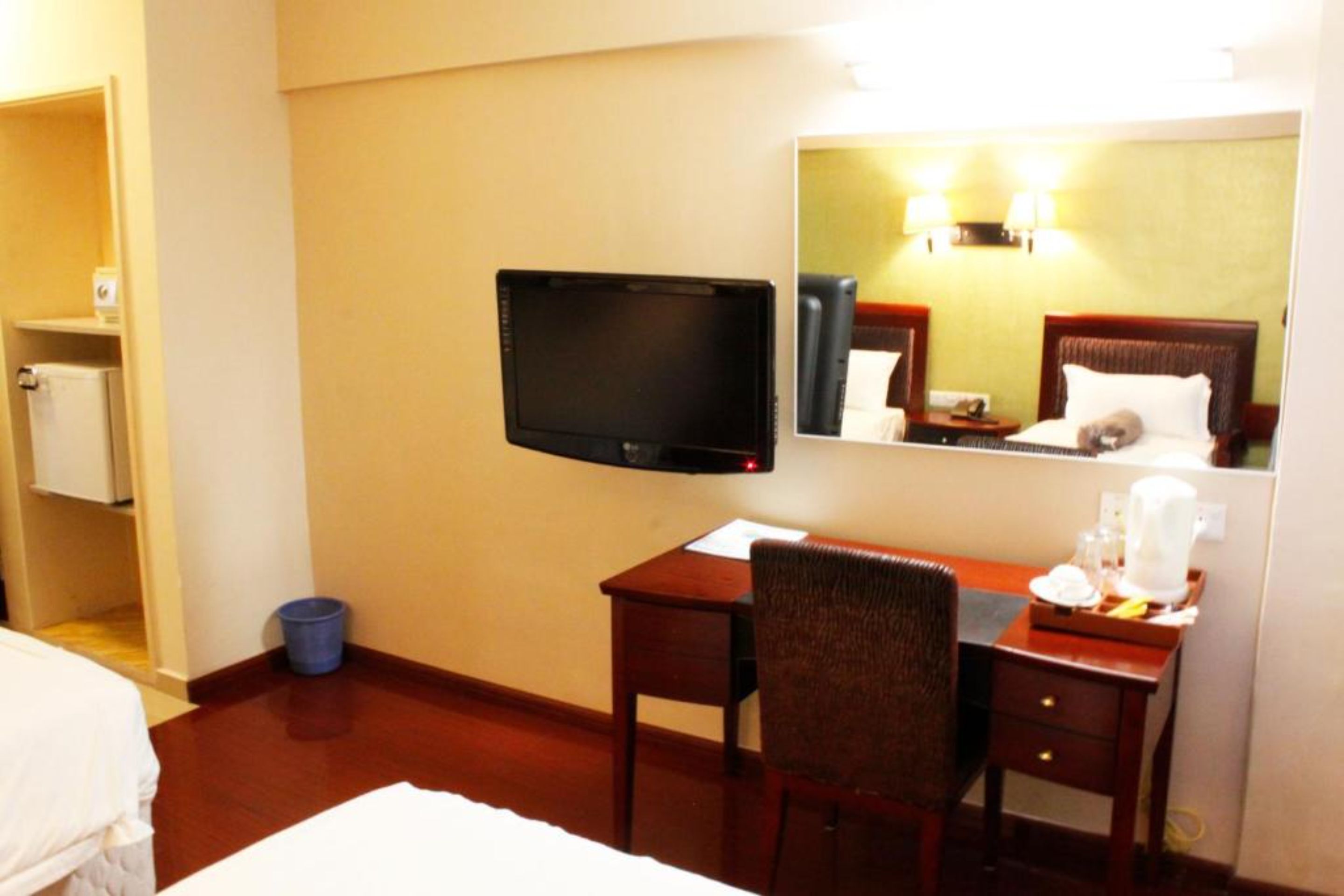deluxe twin room | 1 bedroom, in-room safe, desk, free wifi