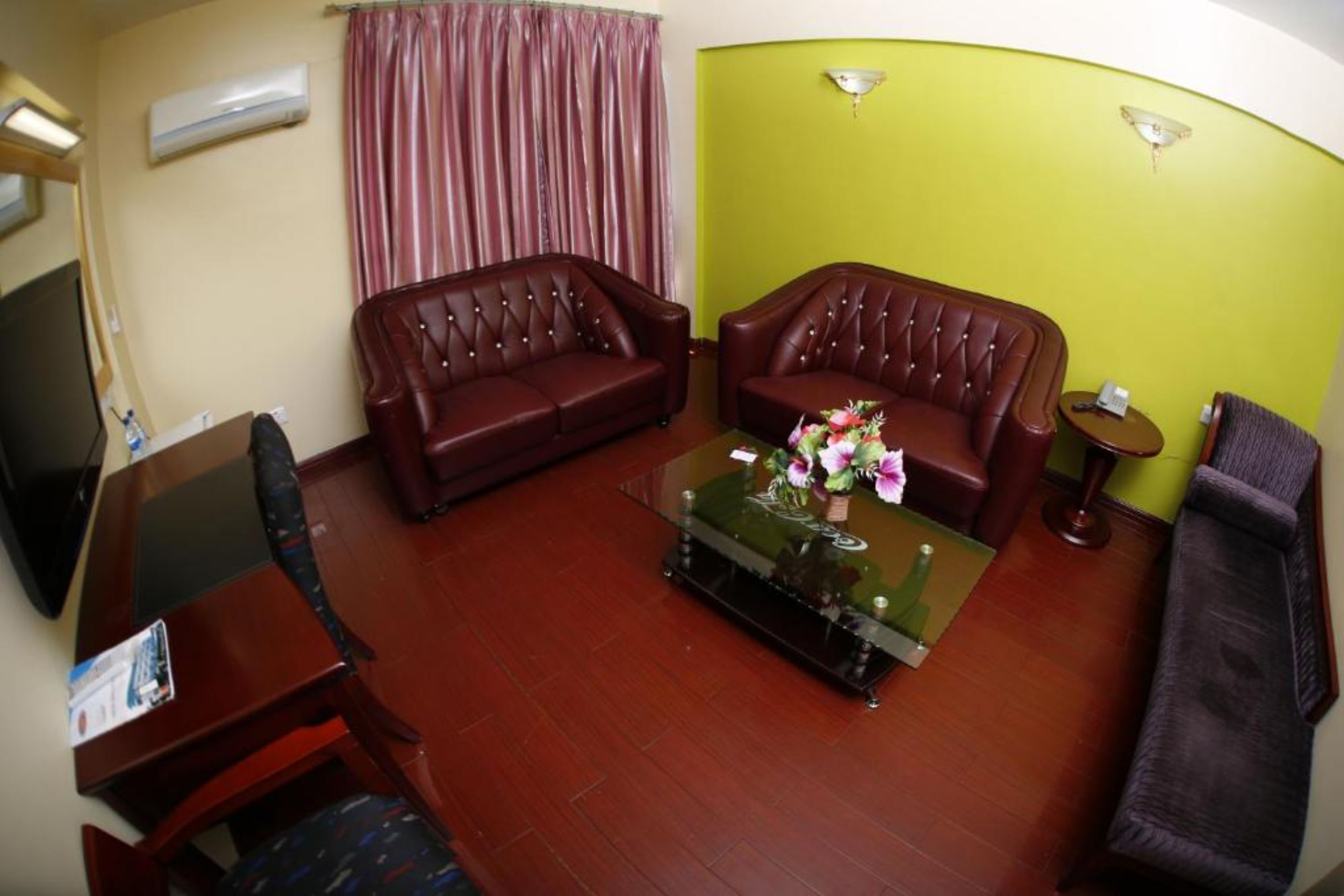 presidential room | 1 bedroom, in-room safe, desk, free wifi