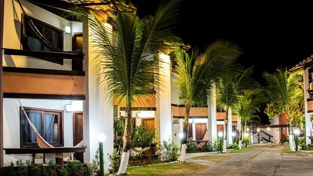 Front of property - evening/night - Hotel Pousada Arraial Sol (Porto Seguro)