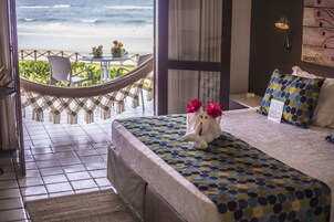 Chalet, mirando al mar | Minibar, caja fuerte, escritorio y wifi gratis