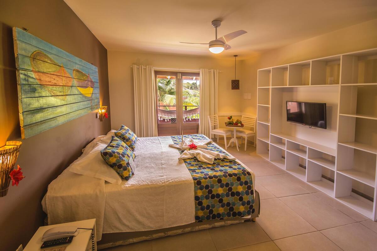Minibar, caja fuerte, escritorio y wifi gratis