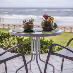 Chalet, fronte mare | Minibar, una cassaforte in camera, una scrivania, Wi-Fi gratuito