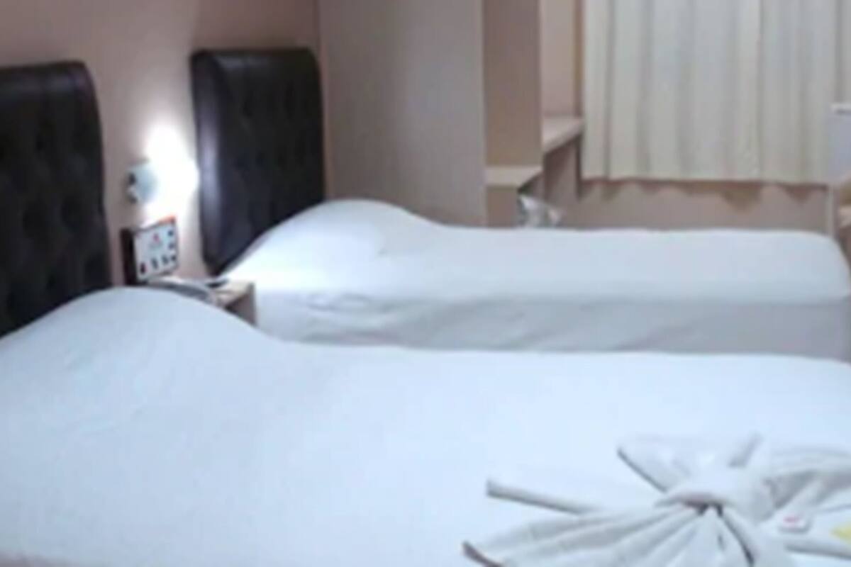 Deluxe Room | Desk, WiFi (free)