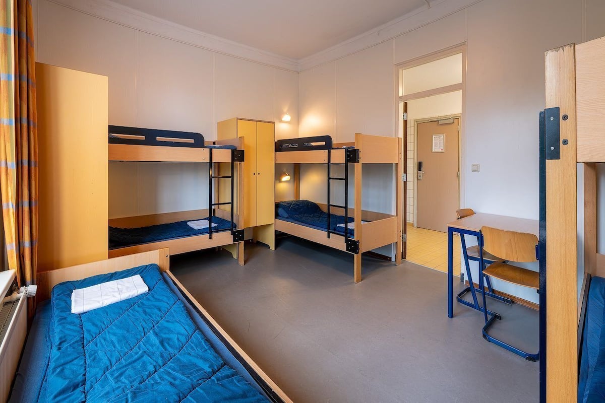 Basic Room | Cribs (free), WiFi (free), bed sheets