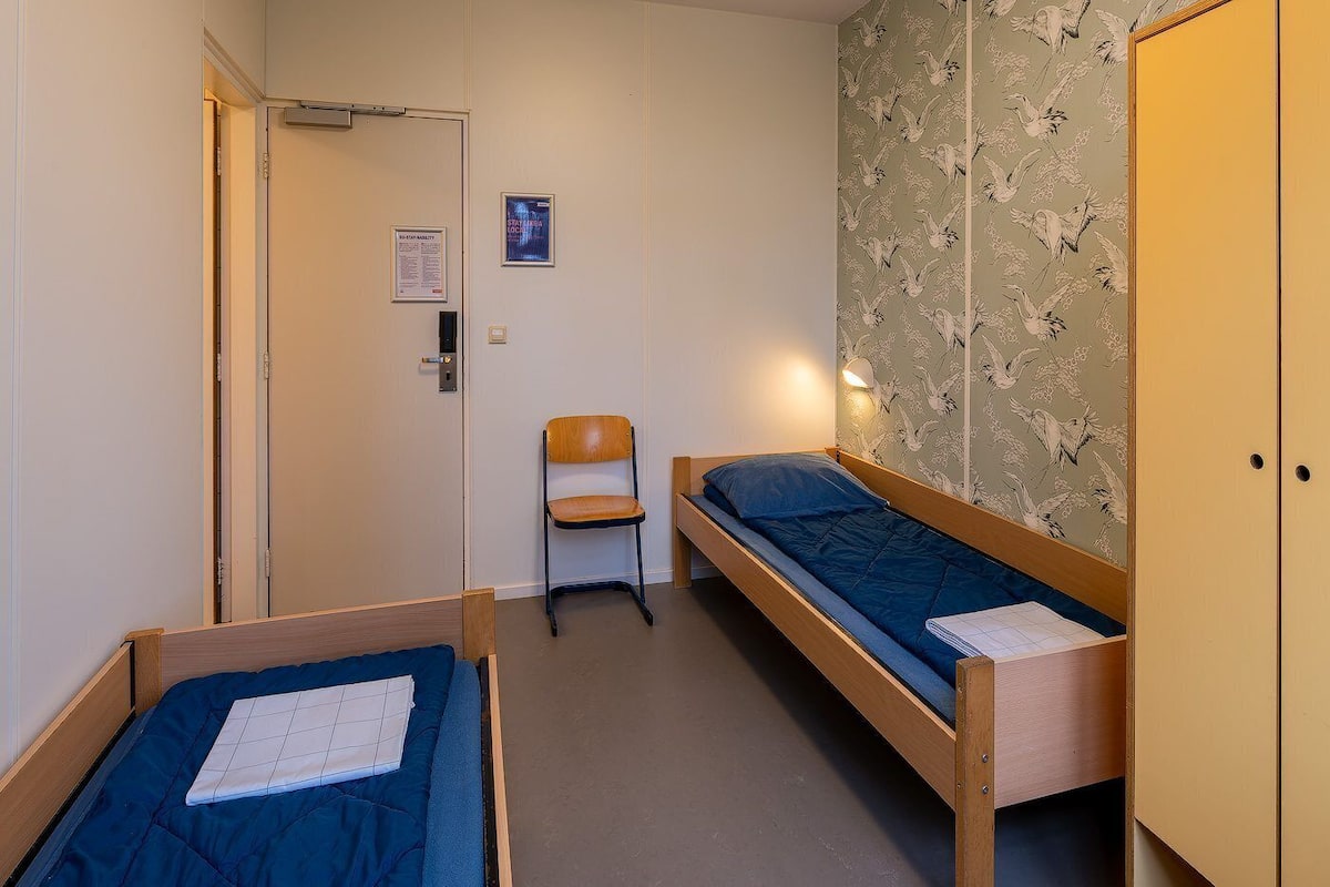 Standard Twin Room, Private Bathroom | Cribs (free), WiFi (free), bed sheets