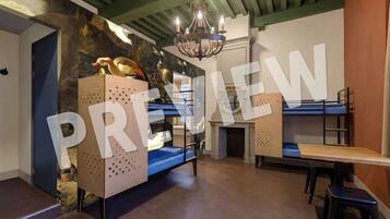 Habitación cuádruple estándar, baño privado (Bunk beds) | Wifi gratis y ropa de cama