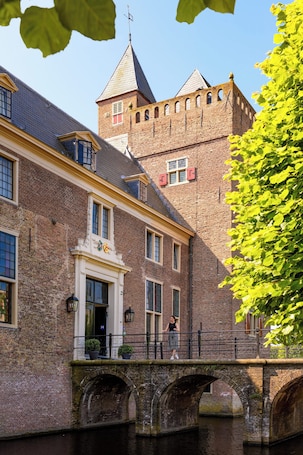 Property entrance. Stayokay Heemskerk - Hostel