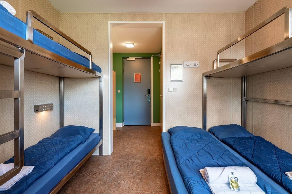 Familien-Vierbettzimmer | Badezimmer
