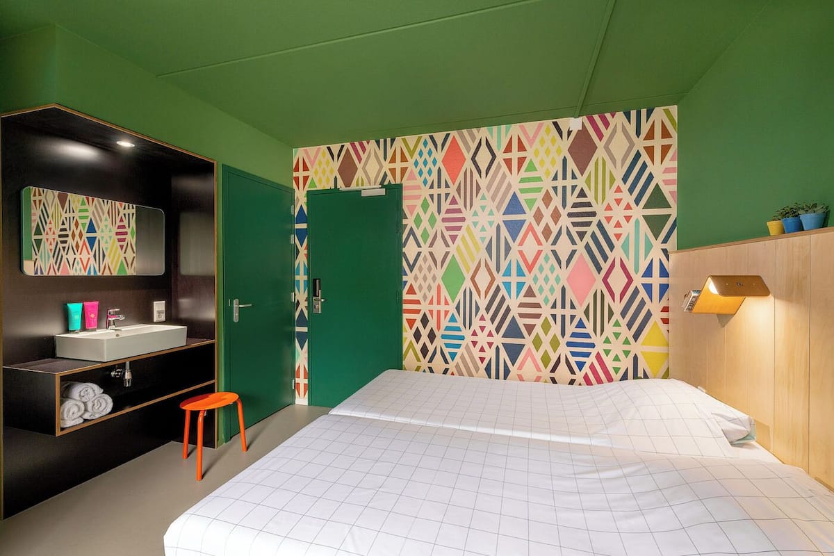 1-Person Room | Bathroom