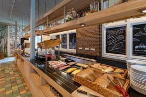 Free daily breakfast