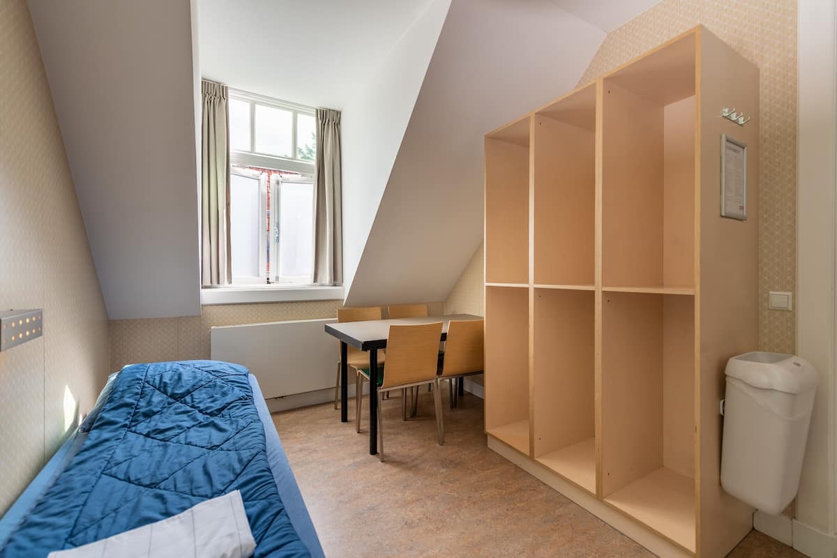 Standard Single Room, Private Bathroom (Bunkbed)