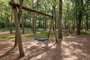 Children’s play area – outdoor - Stayokay Soest - Hostel (Soest)