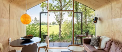 Wikkelhouse | In-room dining