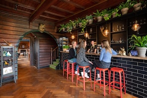 Bar (in der Unterkunft)
