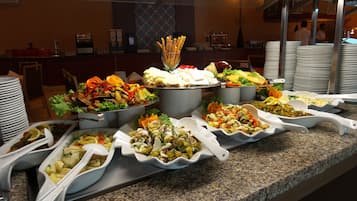 2 restaurants, breakfast, lunch, dinner served; international cuisine