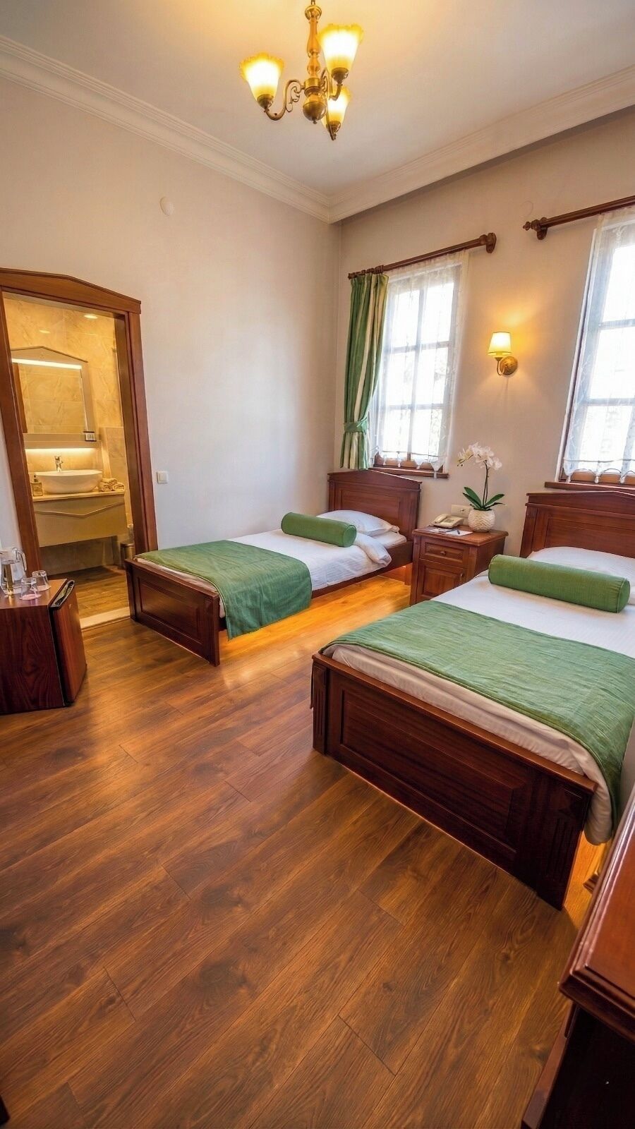 Luxe beddengoed, een minibar, een kluis op de kamer, een laptopwerkplek