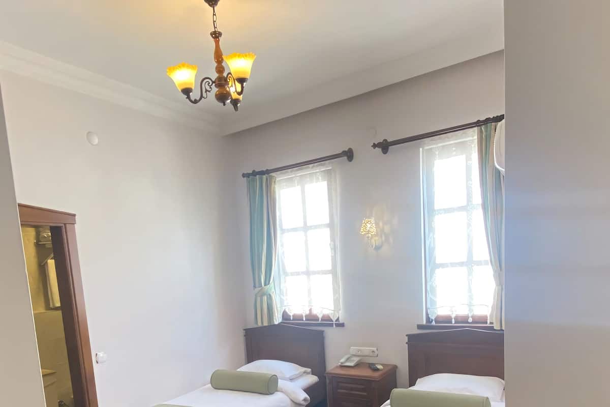1 bedroom, premium bedding, minibar, in-room safe