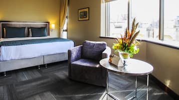 1 bedroom, premium bedding, minibar, in-room safe