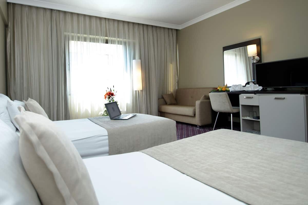 Premium bedding, minibar, in-room safe, desk