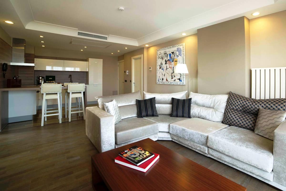 2 Bedrooms Apartment with Kitchen