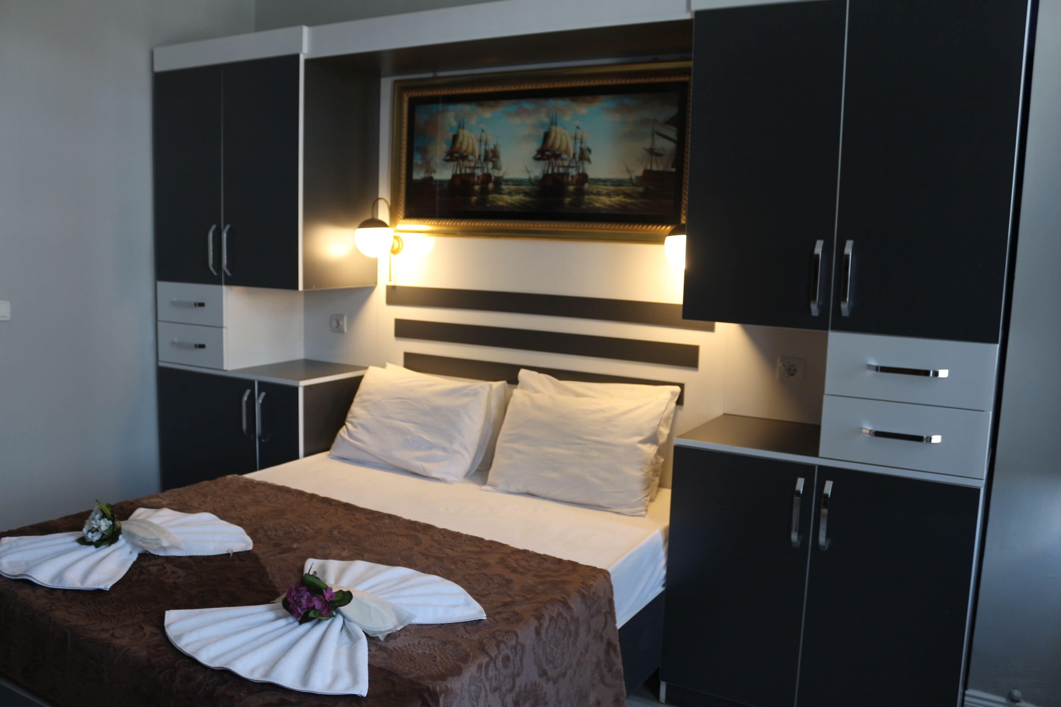 Studio, 1 Bedroom | In-room safe, free WiFi