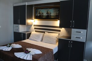 Studio, 1 Bedroom | In-room safe, free WiFi - Taksim Green House Hostel (Istanbul)