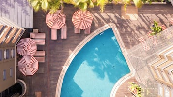 Indoor pool, 3 outdoor pools, pool umbrellas, sun loungers