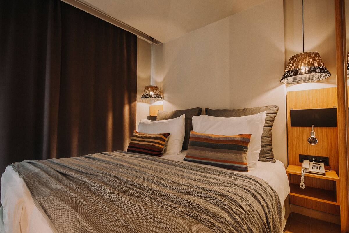 In-room safe, desk, laptop workspace, blackout drapes