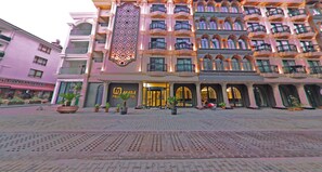 Façade de l’hébergement - soirée/nuit